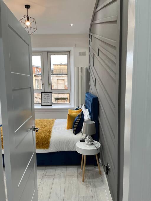 Cheerful 2 Bedroom Homely Apartment, Sleeps 6 Guest Comfy, 3X Double Bed, Parking, Free Wifi, Suitable For Business, Leisure Guest,Glasgow, Glasgow West End, Near City Centre Ngoại thất bức ảnh