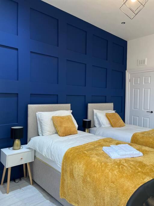 Cheerful 2 Bedroom Homely Apartment, Sleeps 6 Guest Comfy, 3X Double Bed, Parking, Free Wifi, Suitable For Business, Leisure Guest,Glasgow, Glasgow West End, Near City Centre Ngoại thất bức ảnh