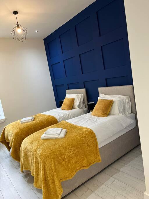 Cheerful 2 Bedroom Homely Apartment, Sleeps 6 Guest Comfy, 3X Double Bed, Parking, Free Wifi, Suitable For Business, Leisure Guest,Glasgow, Glasgow West End, Near City Centre Ngoại thất bức ảnh