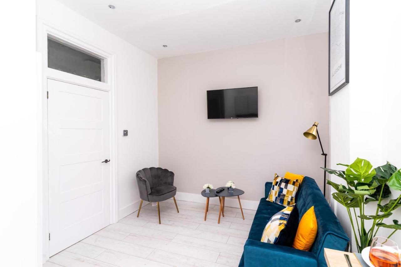 Cheerful 2 Bedroom Homely Apartment, Sleeps 6 Guest Comfy, 3X Double Bed, Parking, Free Wifi, Suitable For Business, Leisure Guest,Glasgow, Glasgow West End, Near City Centre Ngoại thất bức ảnh