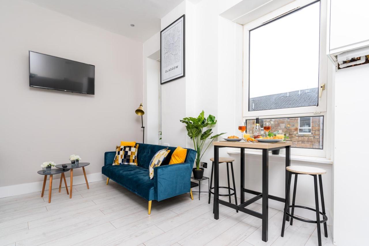 Cheerful 2 Bedroom Homely Apartment, Sleeps 6 Guest Comfy, 3X Double Bed, Parking, Free Wifi, Suitable For Business, Leisure Guest,Glasgow, Glasgow West End, Near City Centre Ngoại thất bức ảnh