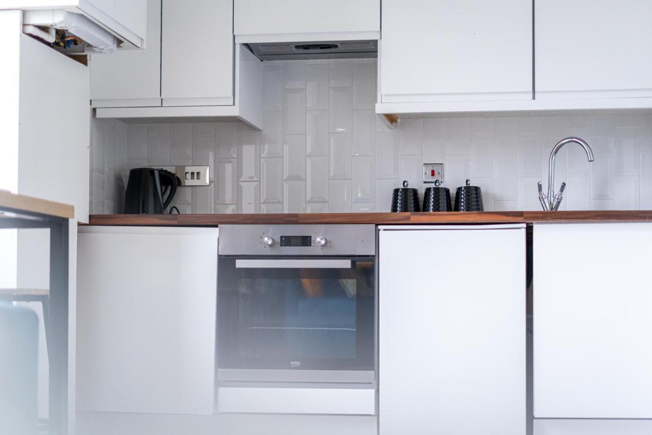 Cheerful 2 Bedroom Homely Apartment, Sleeps 6 Guest Comfy, 3X Double Bed, Parking, Free Wifi, Suitable For Business, Leisure Guest,Glasgow, Glasgow West End, Near City Centre Ngoại thất bức ảnh
