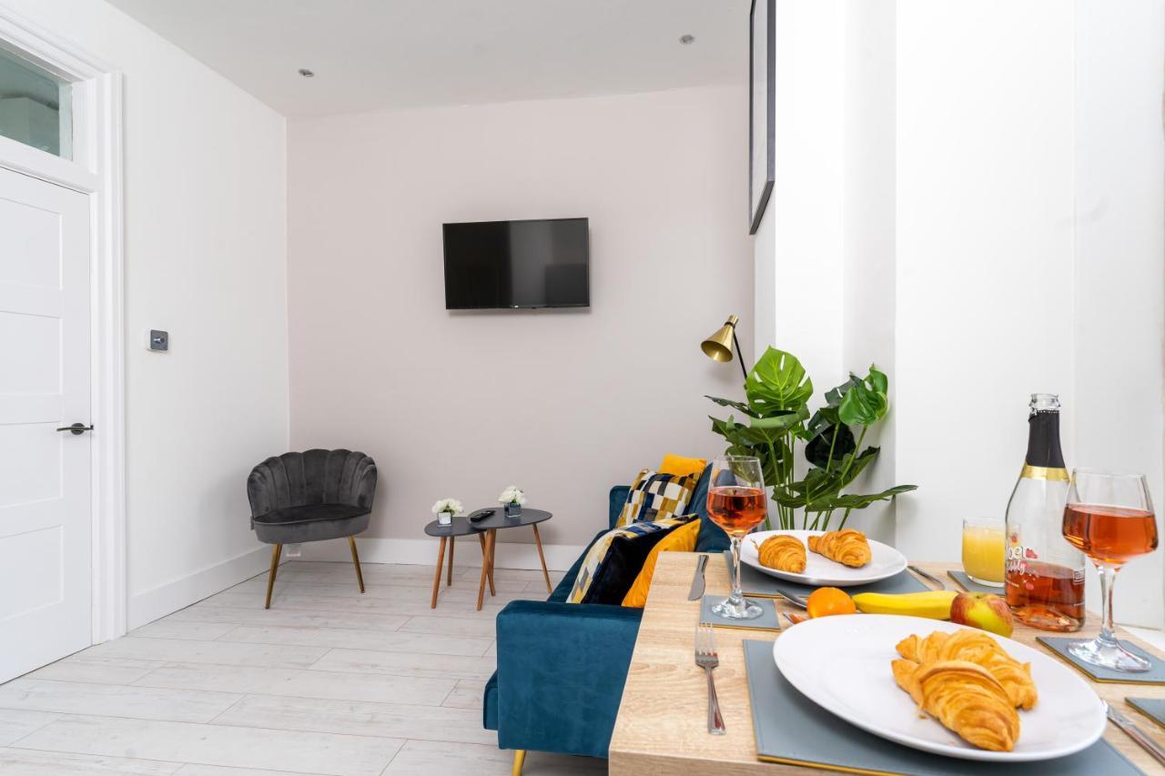 Cheerful 2 Bedroom Homely Apartment, Sleeps 6 Guest Comfy, 3X Double Bed, Parking, Free Wifi, Suitable For Business, Leisure Guest,Glasgow, Glasgow West End, Near City Centre Ngoại thất bức ảnh