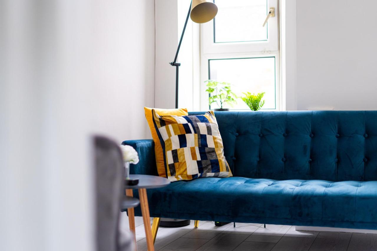 Cheerful 2 Bedroom Homely Apartment, Sleeps 6 Guest Comfy, 3X Double Bed, Parking, Free Wifi, Suitable For Business, Leisure Guest,Glasgow, Glasgow West End, Near City Centre Ngoại thất bức ảnh